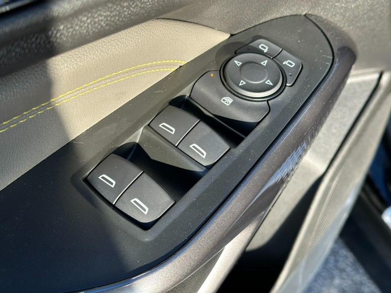 Chevrolet Trax Vehicle Full-screen Gallery Image 10