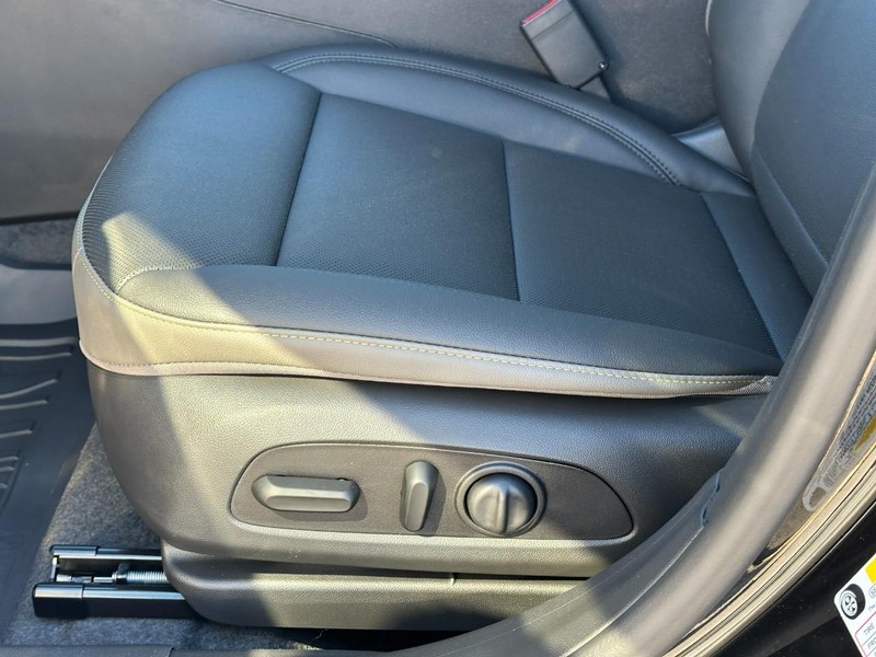 Chevrolet Trax Vehicle Full-screen Gallery Image 11