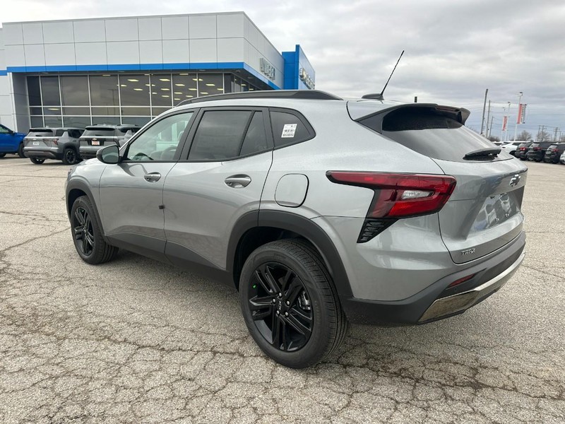 Chevrolet Trax Vehicle Full-screen Gallery Image 3