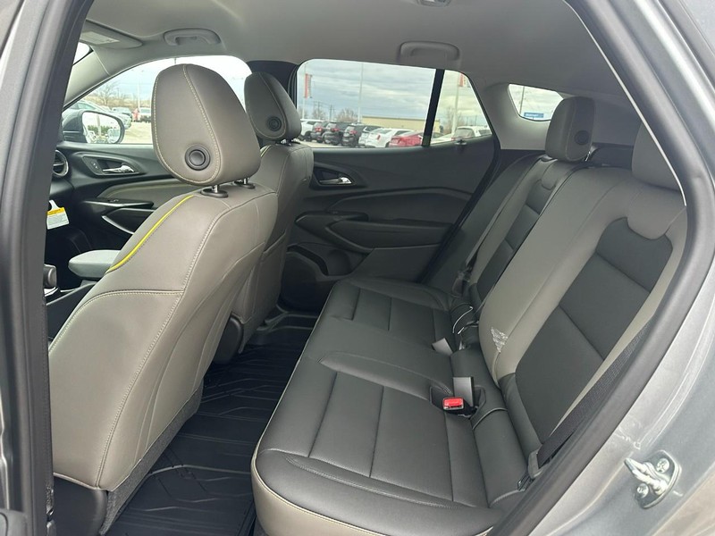 Chevrolet Trax Vehicle Full-screen Gallery Image 4