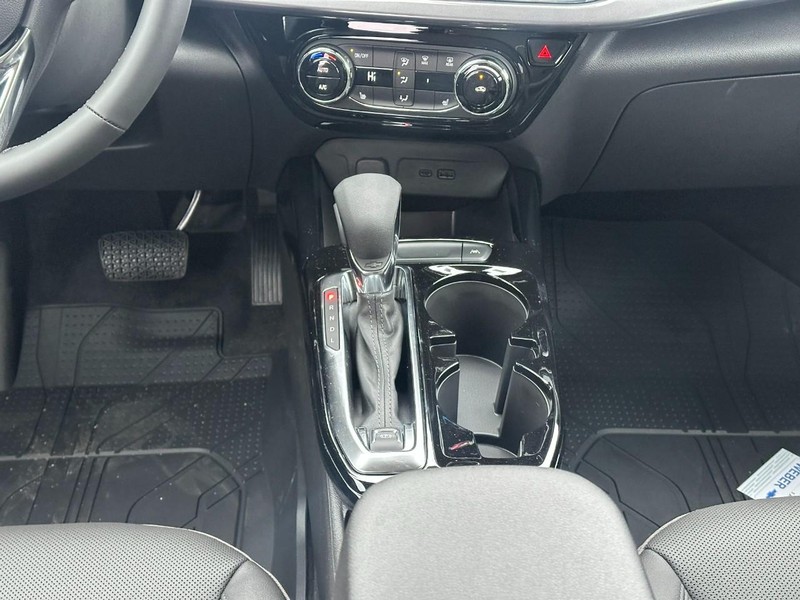 Chevrolet Trax Vehicle Full-screen Gallery Image 8