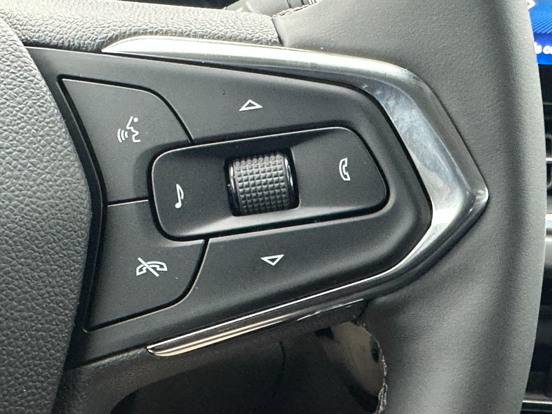 Chevrolet Trax Vehicle Full-screen Gallery Image 12