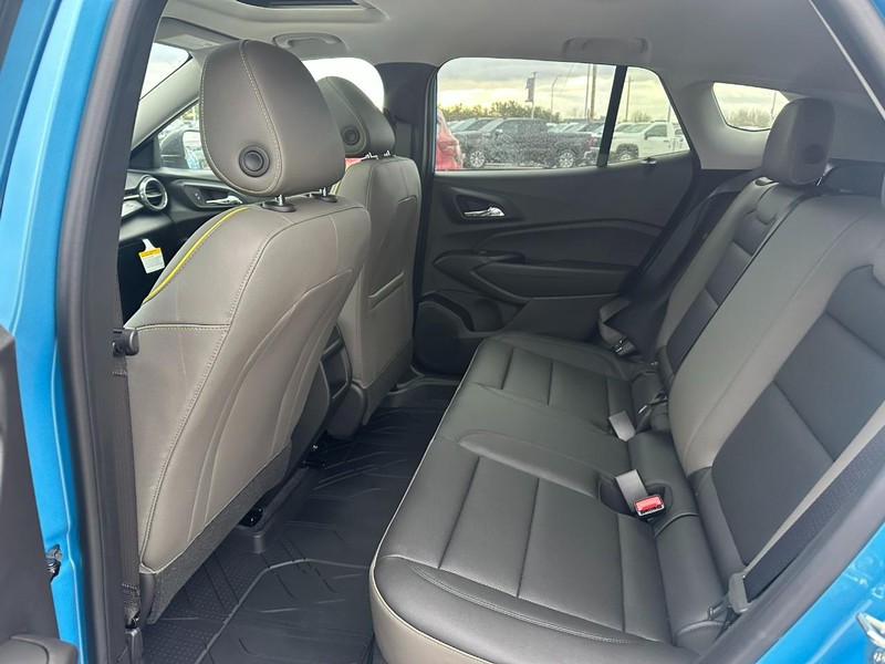 Chevrolet Trax Vehicle Full-screen Gallery Image 3