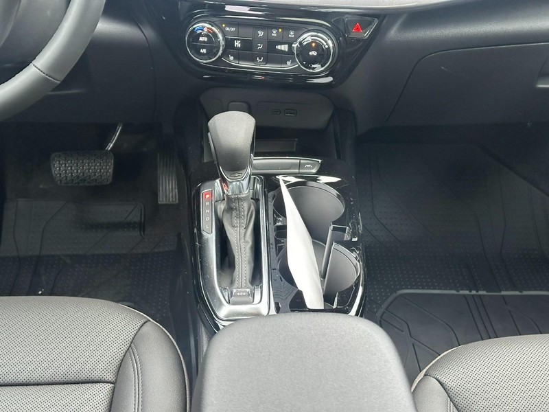 Chevrolet Trax Vehicle Full-screen Gallery Image 8