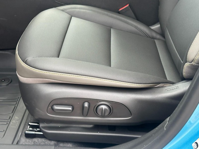 Chevrolet Trax Vehicle Full-screen Gallery Image 10