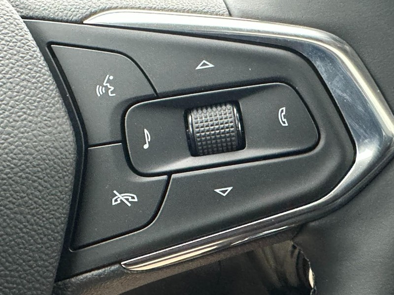 Chevrolet Trax Vehicle Full-screen Gallery Image 12