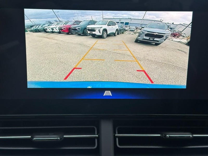 Chevrolet Trax Vehicle Full-screen Gallery Image 14