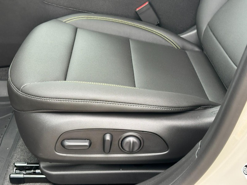 Chevrolet Trax Vehicle Full-screen Gallery Image 10