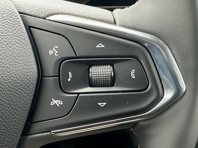 Chevrolet Trax Vehicle Full-screen Gallery Image 12