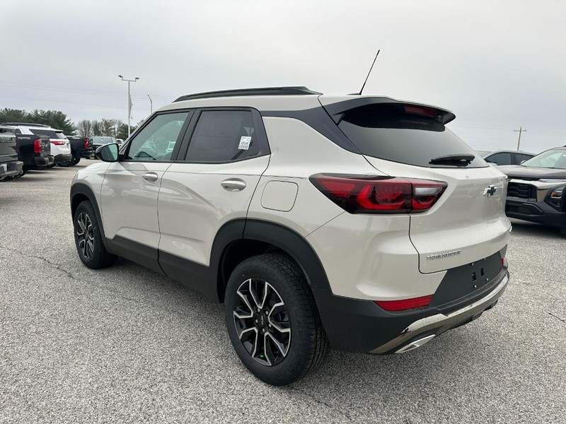 Chevrolet TrailBlazer Vehicle Full-screen Gallery Image 3