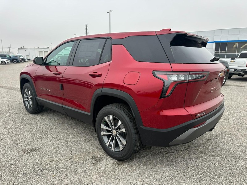 Chevrolet Equinox Vehicle Full-screen Gallery Image 3