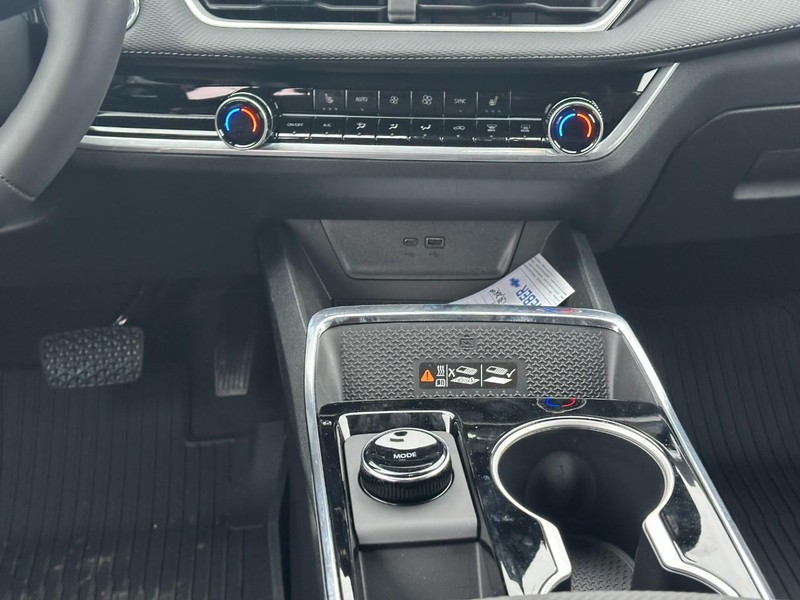 Chevrolet Equinox Vehicle Full-screen Gallery Image 8