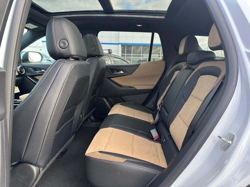 Chevrolet Equinox Vehicle Full-screen Gallery Image 5