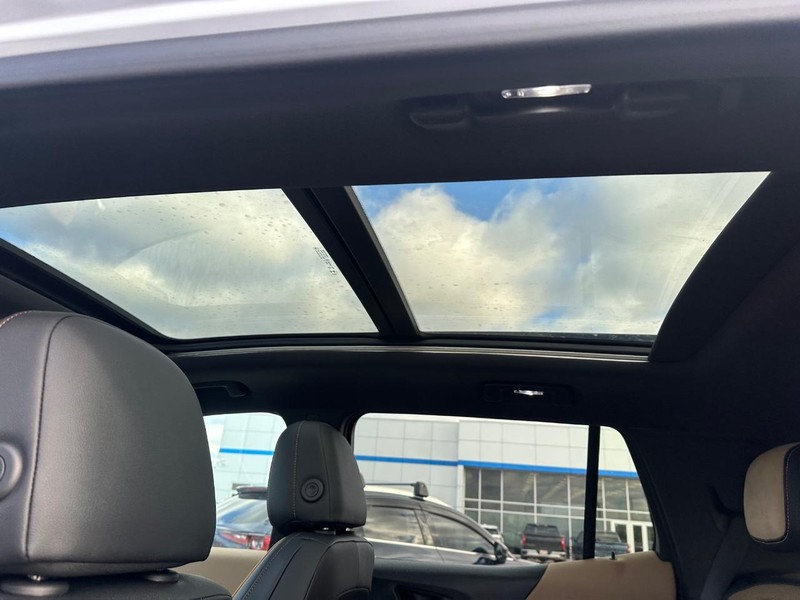 Chevrolet Equinox Vehicle Full-screen Gallery Image 6