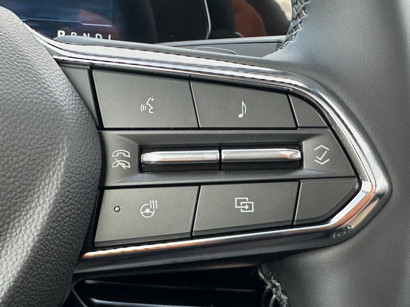 Chevrolet Equinox Vehicle Full-screen Gallery Image 10