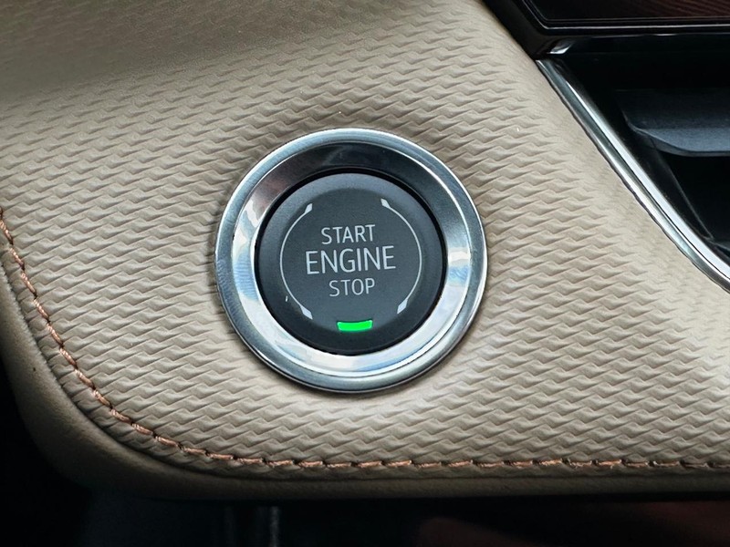 Chevrolet Equinox Vehicle Full-screen Gallery Image 11