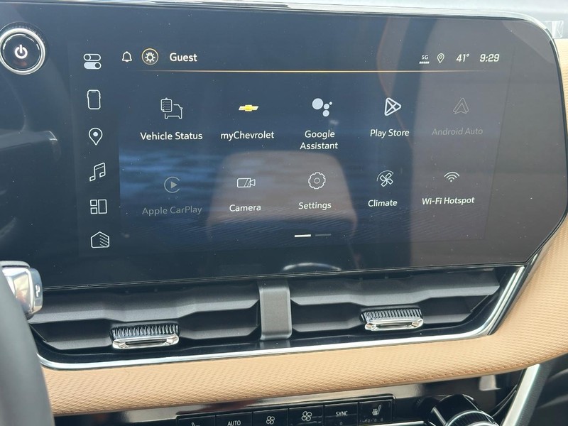 Chevrolet Equinox Vehicle Full-screen Gallery Image 12