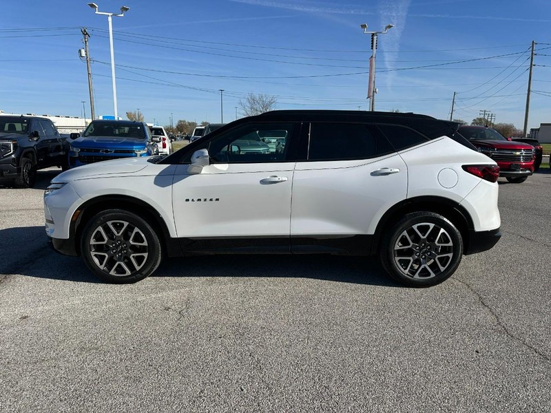 Chevrolet Blazer Vehicle Full-screen Gallery Image 02