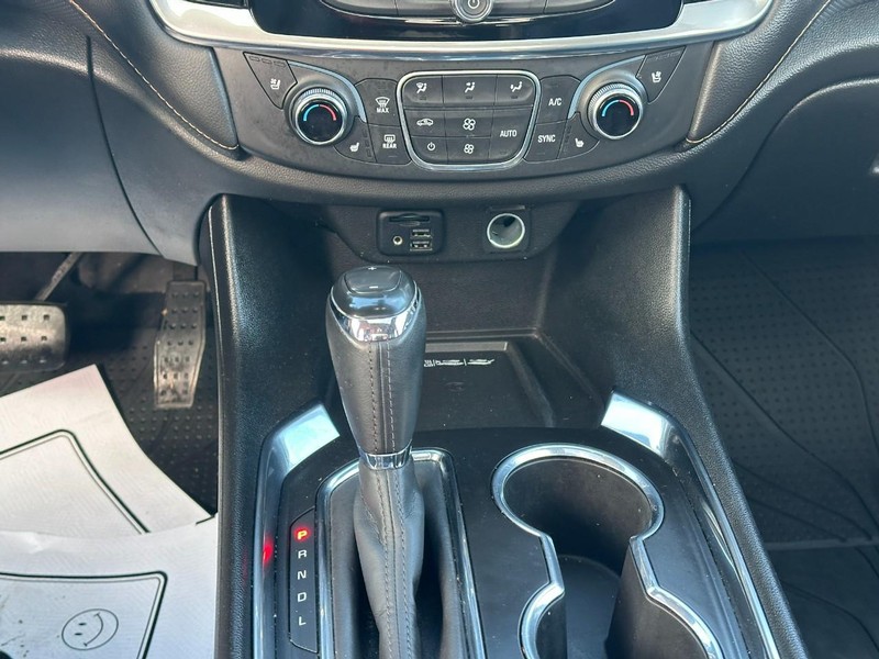 Chevrolet Traverse Vehicle Full-screen Gallery Image 17