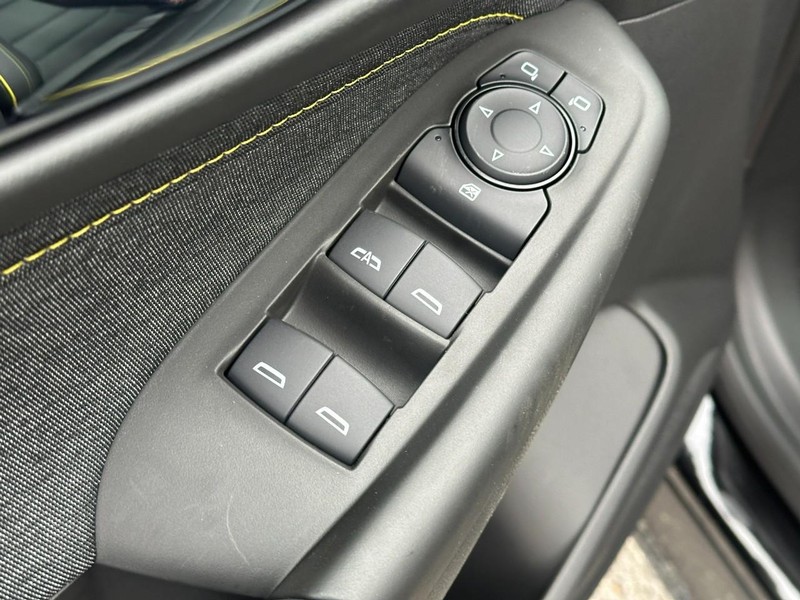 Chevrolet TrailBlazer Vehicle Full-screen Gallery Image 9