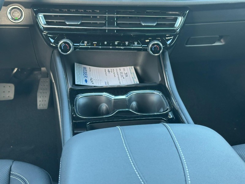 Chevrolet Traverse Vehicle Full-screen Gallery Image 10