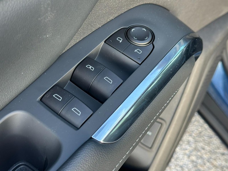 Chevrolet Traverse Vehicle Full-screen Gallery Image 11