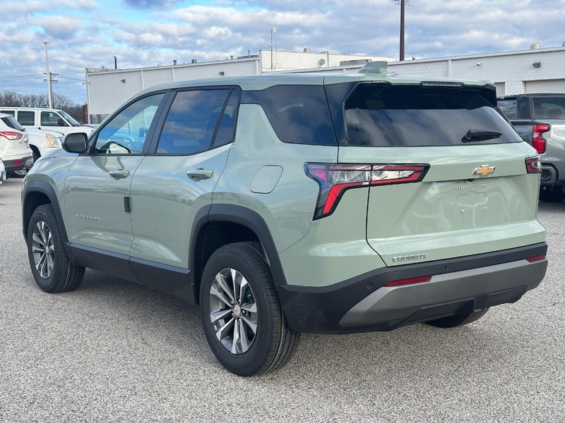 Chevrolet Equinox Vehicle Full-screen Gallery Image 3