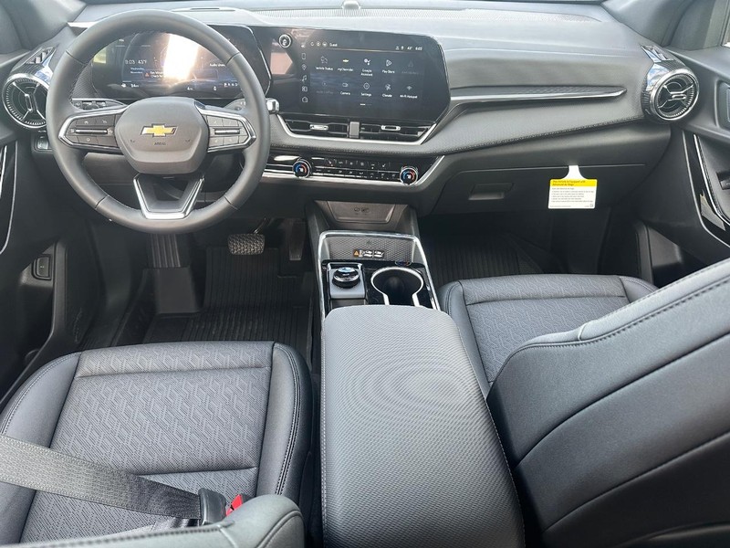 Chevrolet Equinox Vehicle Full-screen Gallery Image 6