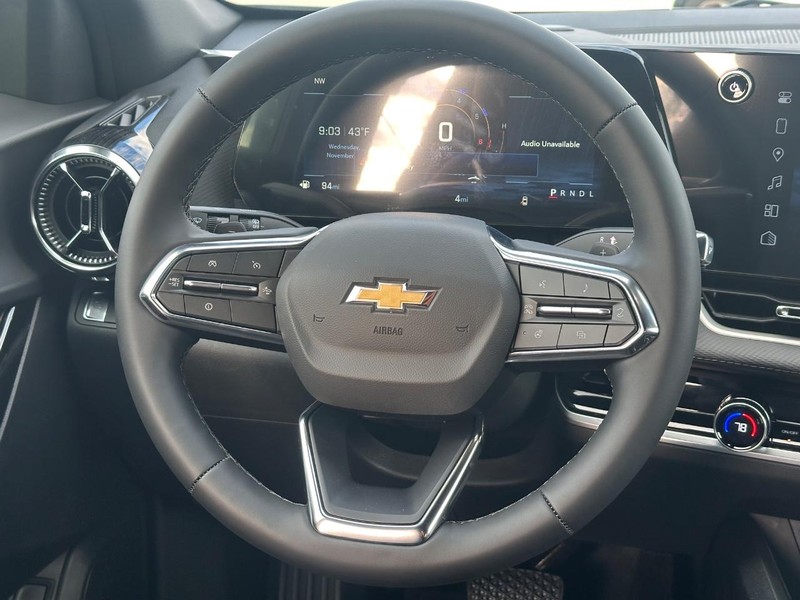 Chevrolet Equinox Vehicle Full-screen Gallery Image 7