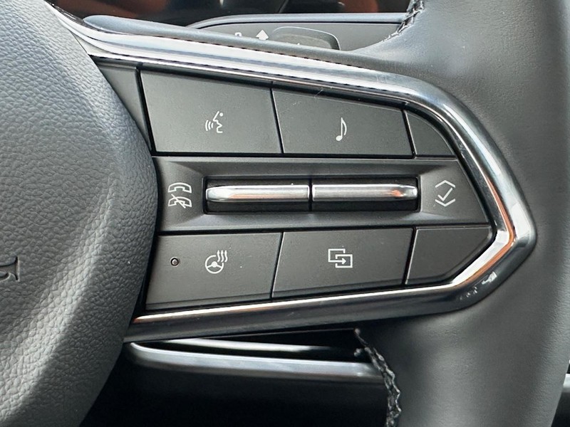 Chevrolet Equinox Vehicle Full-screen Gallery Image 9