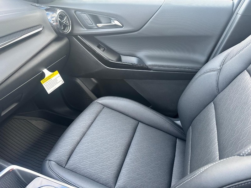 Chevrolet Equinox Vehicle Full-screen Gallery Image 15