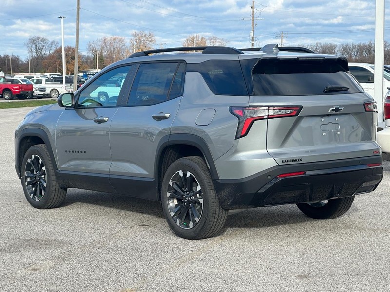 Chevrolet Equinox Vehicle Full-screen Gallery Image 3