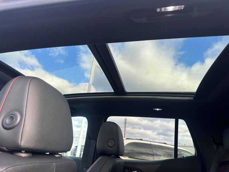 Chevrolet Equinox Vehicle Full-screen Gallery Image 6