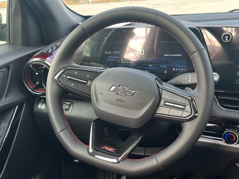 Chevrolet Equinox Vehicle Full-screen Gallery Image 8