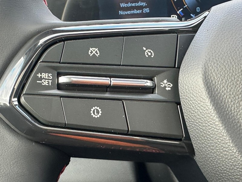 Chevrolet Equinox Vehicle Full-screen Gallery Image 9