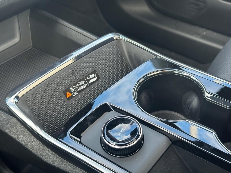 Chevrolet Equinox Vehicle Full-screen Gallery Image 15