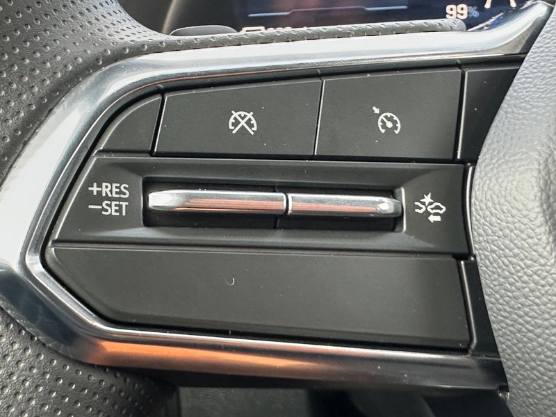 Chevrolet Equinox EV Vehicle Full-screen Gallery Image 8