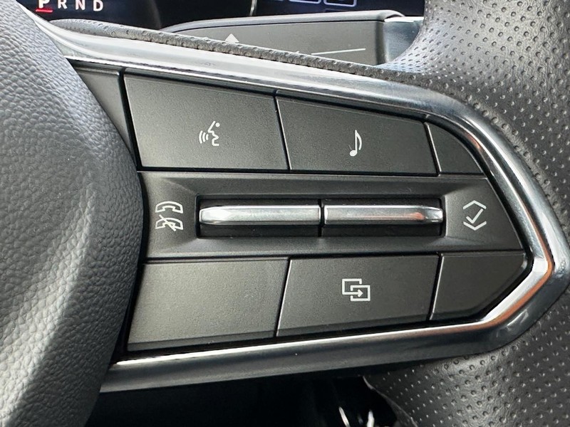 Chevrolet Equinox EV Vehicle Full-screen Gallery Image 9