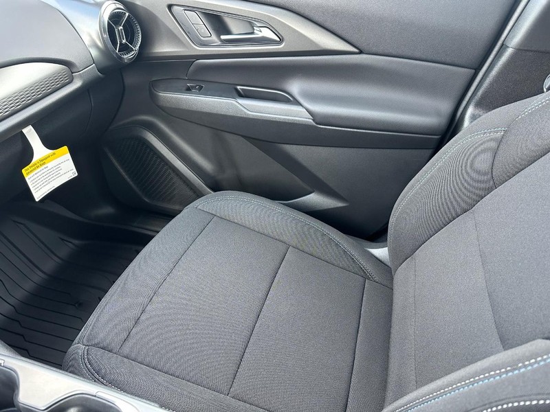 Chevrolet Equinox EV Vehicle Full-screen Gallery Image 13