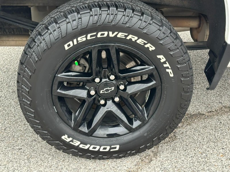 Chevrolet Silverado 1500 Vehicle Full-screen Gallery Image 7