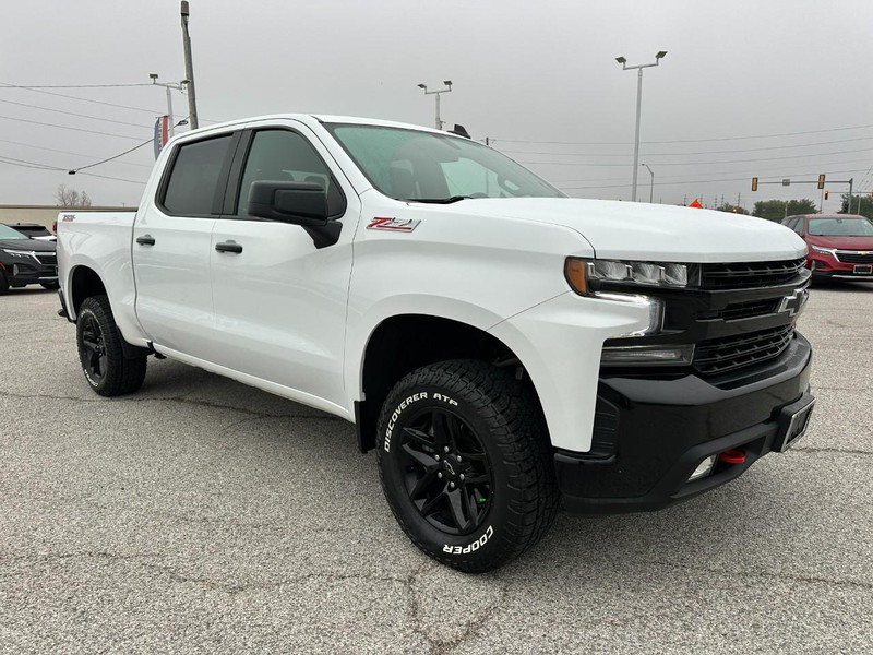 Chevrolet Silverado 1500 Vehicle Full-screen Gallery Image 8