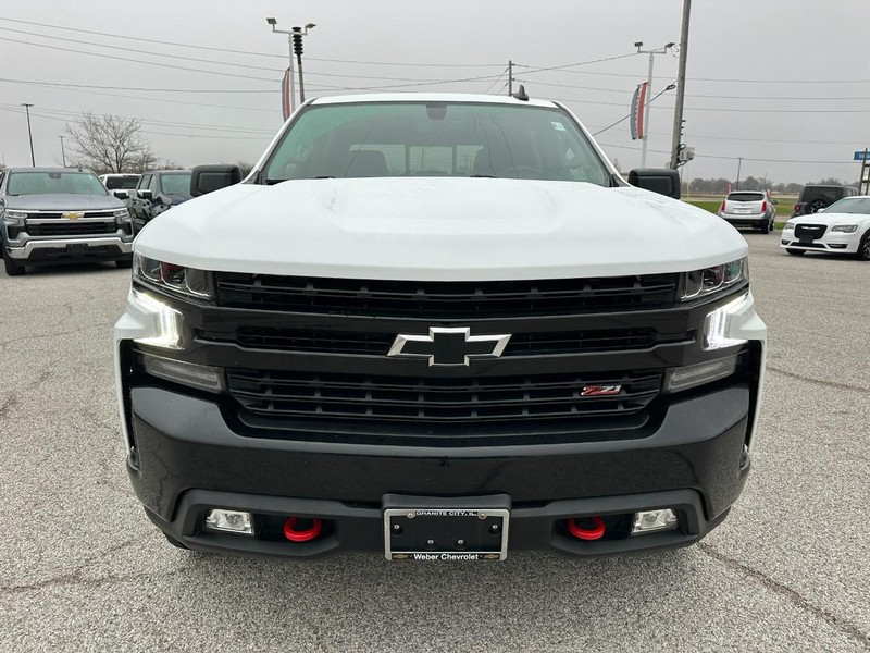 Chevrolet Silverado 1500 Vehicle Full-screen Gallery Image 9