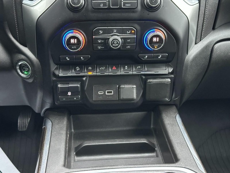 Chevrolet Silverado 1500 Vehicle Full-screen Gallery Image 14