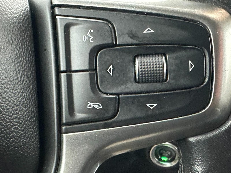 Chevrolet Silverado 1500 Vehicle Full-screen Gallery Image 19