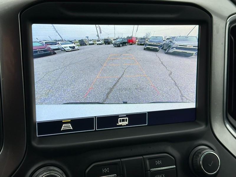 Chevrolet Silverado 1500 Vehicle Full-screen Gallery Image 22