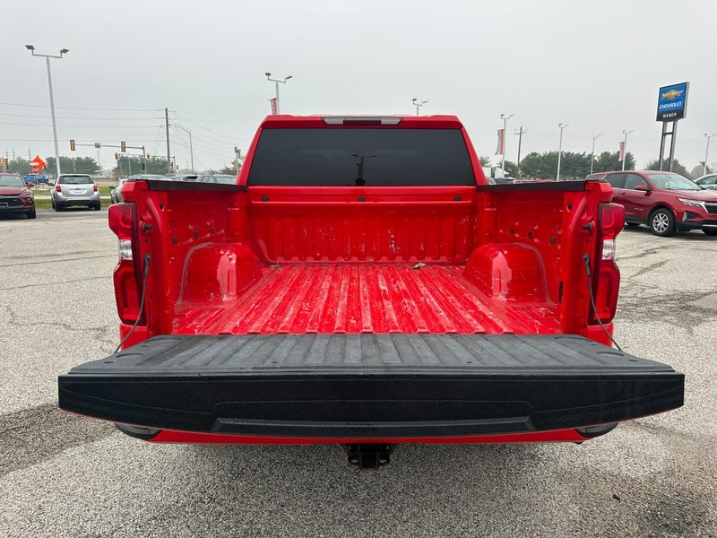 Chevrolet Silverado 1500 Vehicle Full-screen Gallery Image 5