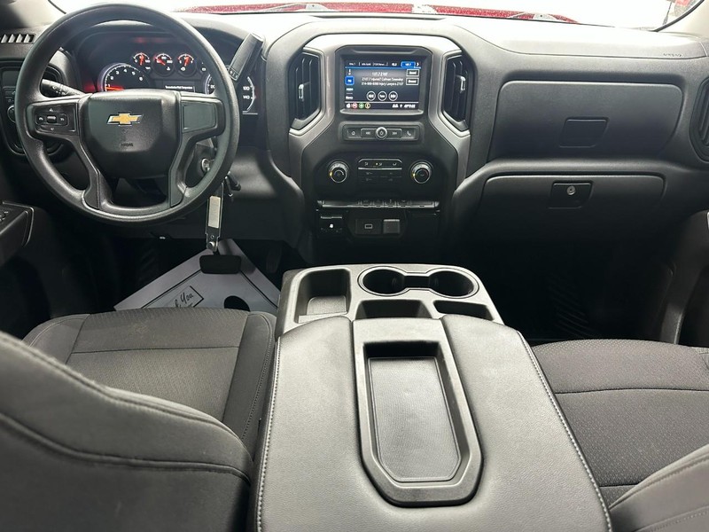 Chevrolet Silverado 1500 Vehicle Full-screen Gallery Image 11