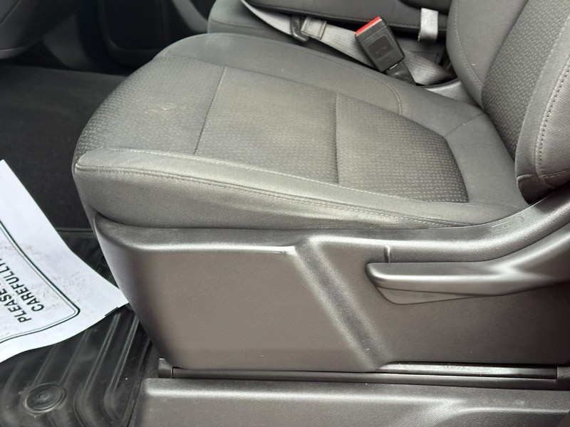 Chevrolet Silverado 1500 Vehicle Full-screen Gallery Image 17