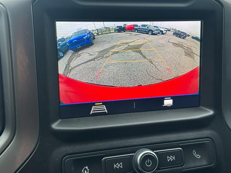 Chevrolet Silverado 1500 Vehicle Full-screen Gallery Image 20