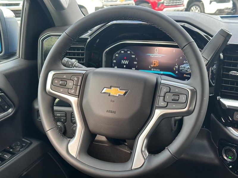 Chevrolet Silverado 1500 Vehicle Full-screen Gallery Image 7